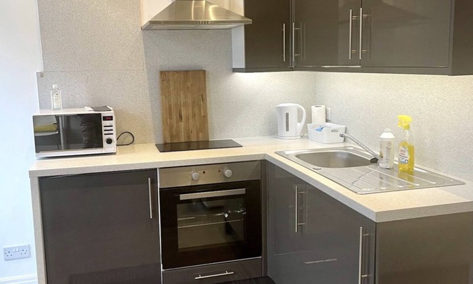 Furzedown Apartment | Perfect London studio