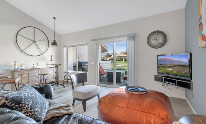 La Quinta Condo | Perfect One Bedroom With Stunning Golf Course Views and Clubhouse Amenities