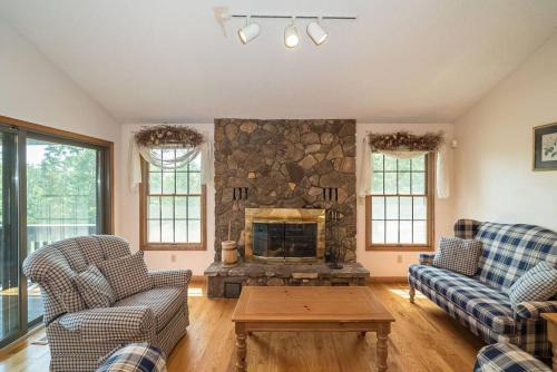 Bonne Terre House | PERFECt STRESS RELIEVER & SURROUNDED BY NATURE