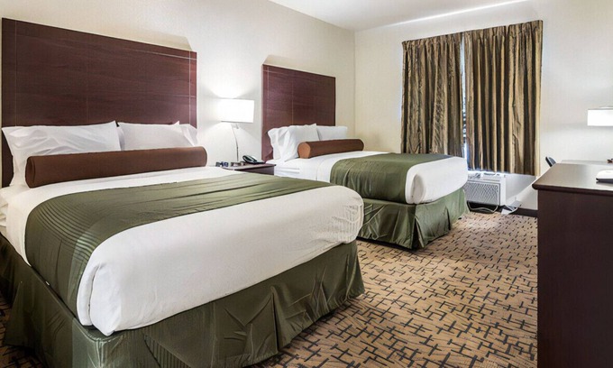 Victor House | Perfect Vacation Place in a Friendly Home Town