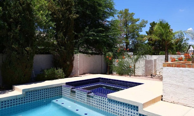 Paradise Valley Village House | Perfectly located and loaded with amenities