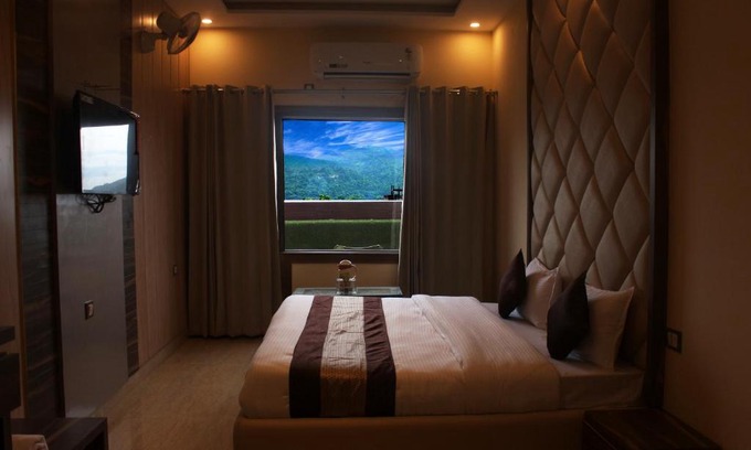 Haridwar Hotel | Perfectstayz Premium Ganga Heights at Harkipauri Road