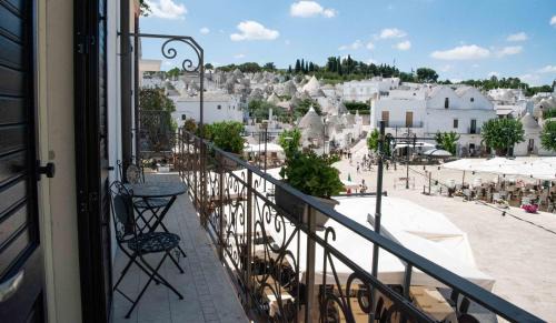 The Trulli of Alberobello Bed & Breakfast | Perlage Suite Luxury B&B - Amazing view of Trulli