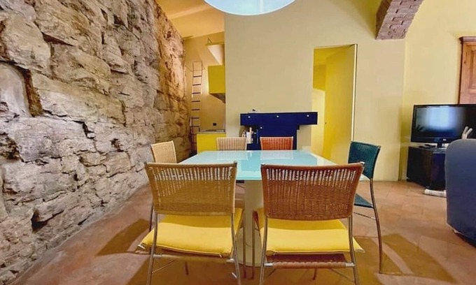 Old Town Apartment | Perugia Piazza MatteottiAbbraccio Etrusco