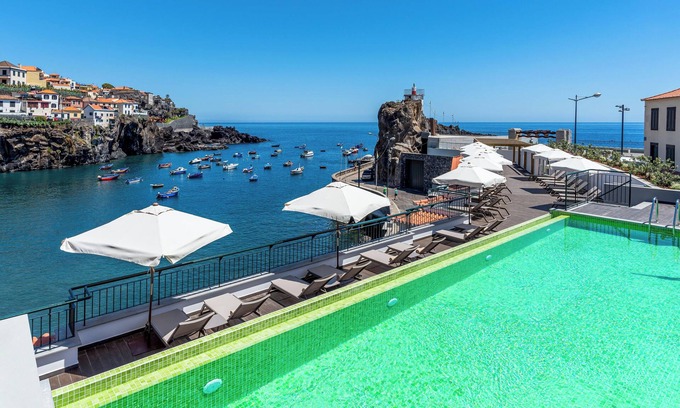 Camara de Lobos Hotel | Pestana Churchill Bay