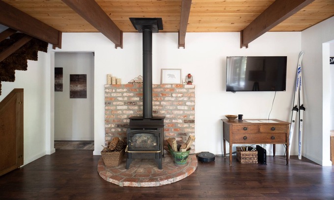 Arnold Cabin | Pet and Family Friendly - Fall Retreat