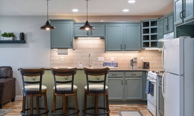 Whitewater Apartment | Pet-Friendly 2 Bedroom Unit Near Kettle Moraine, UWW Campus, and Starin Park!