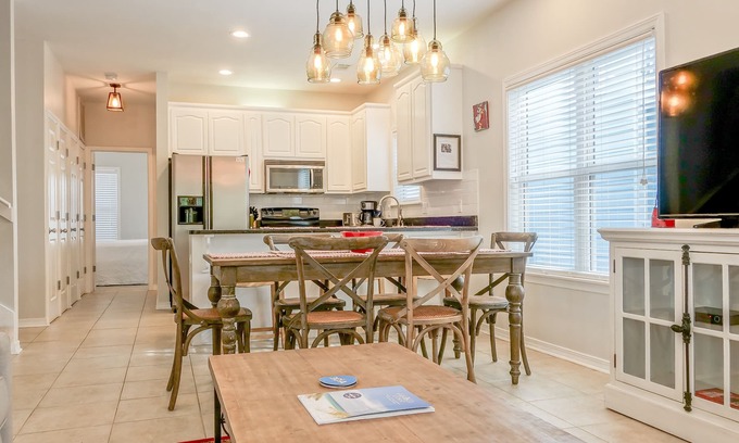 Santa Rosa Beach House | Pet Friendly - 2 Pools - Modern Beach House Charm + Free Attraction Tickets!