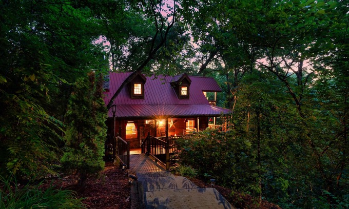 Sevierville Cabin | Pet Friendly! 3 Decks, Hot Tub, Fire Pit, Games, Views