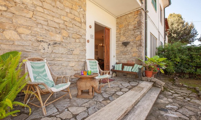 Tirrenia Apartment | Pet friendly apartment in Tirrenia -PI-