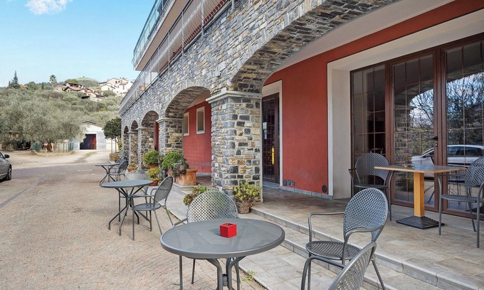 San Bartolomeo Apartment | Pet Friendly Apartment 'Belfast Agriturismo La Scuderia' with Wi-Fi