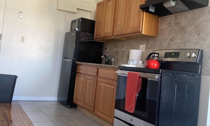 Brush Park Apartment | Pet Friendly Apartment In Arena District with Parking