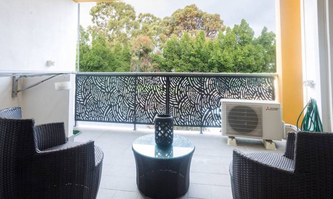 Welshpool Apartment | Pet Friendly 2BR APT with Balcony in East Vic Park