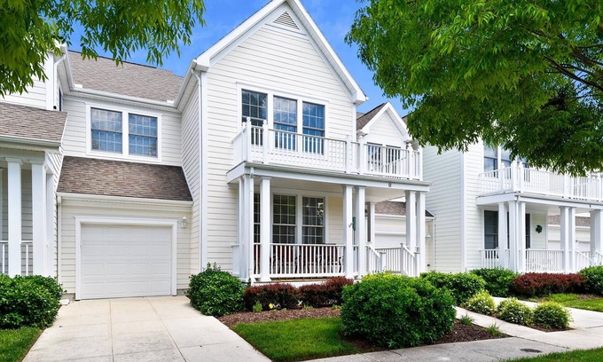 Ocean View Villa | Pet-Friendly Bear Trap Stay w/Pools & Amenities!