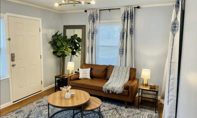 Tulsa House | Pet Friendly-By Expo-5 Minutes to Downtown