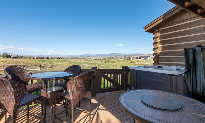 Grand Elk Ranch Cabin | Pet-friendly cabin w/fire pit & hammock