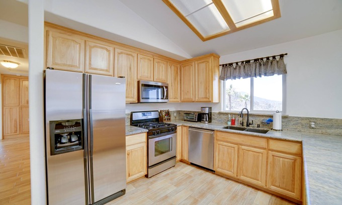 Wilbur Springs House | Pet-Friendly Clearlake Oaks Vacation Home w/Pool!