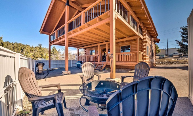 Cloudcroft Cottage | Pet-Friendly Cloudcroft Cabin: Walk to Shop, Food