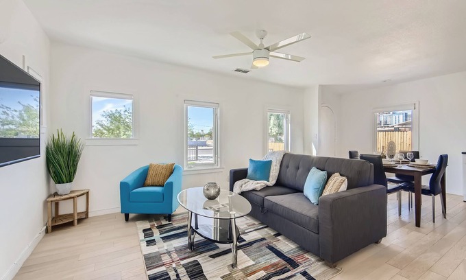 Downtown Phoenix House | Pet-friendly cottage retreat, fire pit, BBQ, and more!