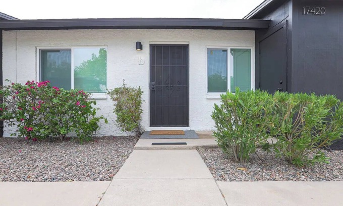 Paradise Valley Village Villa | Pet Friendly Cozy Villa w/Private Backyardnn