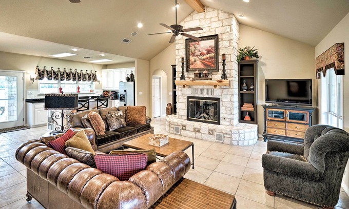 Waelder House | Pet-Friendly Flatonia House w/Patio & Gazebo!