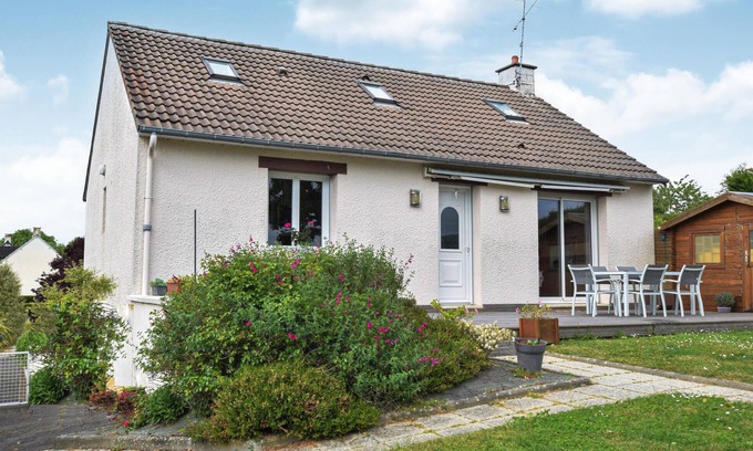 Marcey-les-Greves House | Pet friendly home in Marcey-les-Grèves