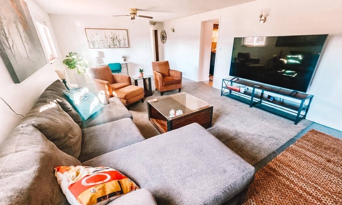 Security-Widefield House | Pet Friendly Gorgeous Large 5 Bdrm Home near allnn