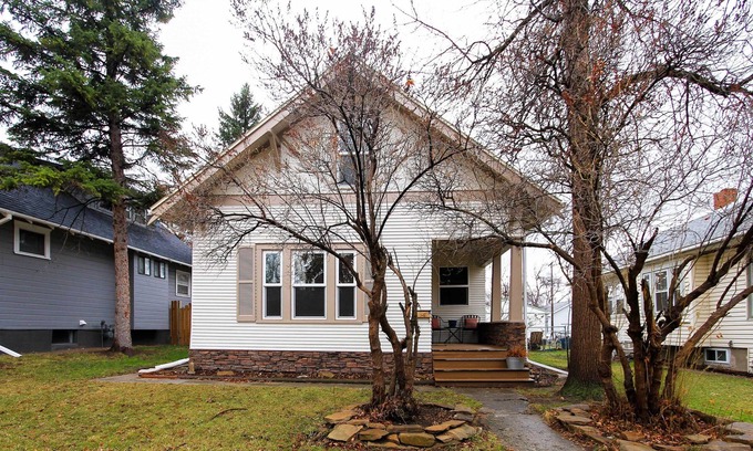 Great Falls House | Pet-Friendly Great Falls Home: Walk to Downtown!