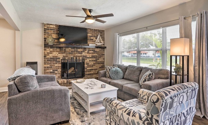 Gulfport House | Pet-Friendly Gulfport Home < 2 Mi to Beach