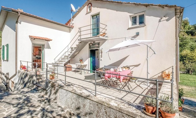 Varese Ligure House | Pet friendly home in Varese Ligure SP