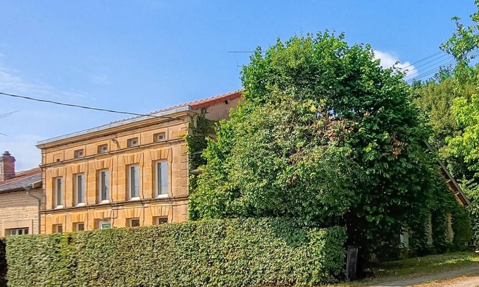 Boult-aux-Bois House | Pet friendly home in Boult-aux-Bois