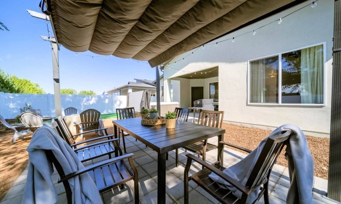 Grand Junction House | Pet Friendly Home w/Epic Yard | Hot Tub | Views