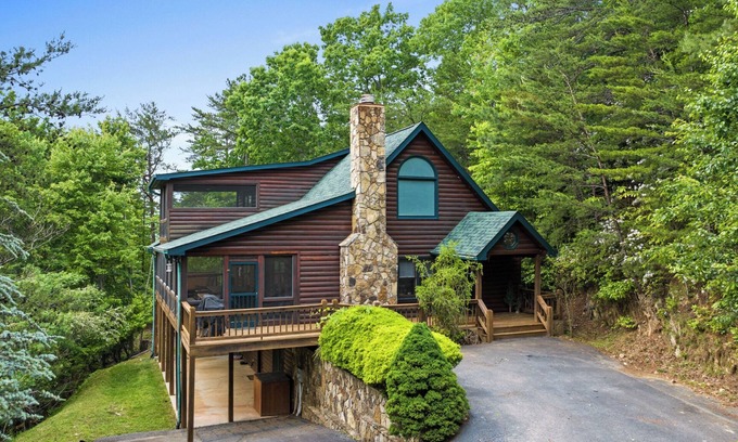 My Mountain Cabin | Pet Friendly, Hot tub, Pool Table, Near Hiking Trails, Lake, River
