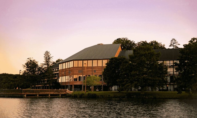 Potosi Cabin | Pet-Friendly Lake Hideaway w/Views