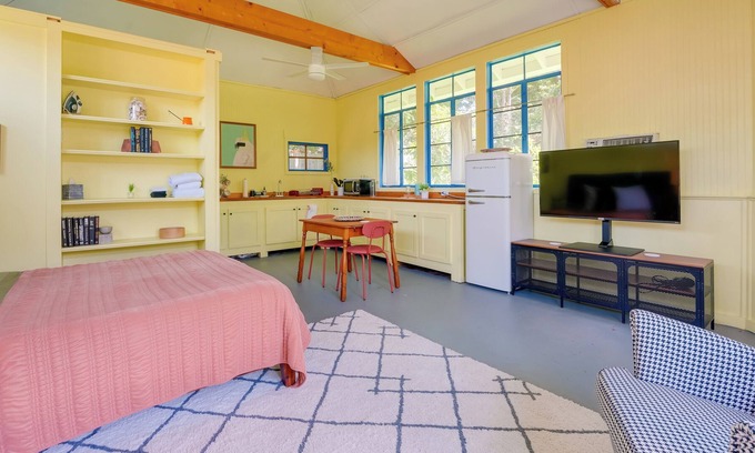 East Midtown Apartment | Pet-Friendly Memphis Studio Rental in Cooper-Young