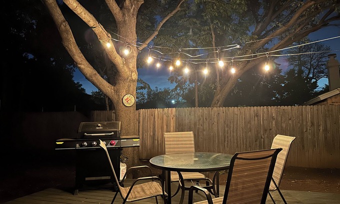 Euless House | Pet Friendly, Modern Smart Home close to Airports & Stadiums