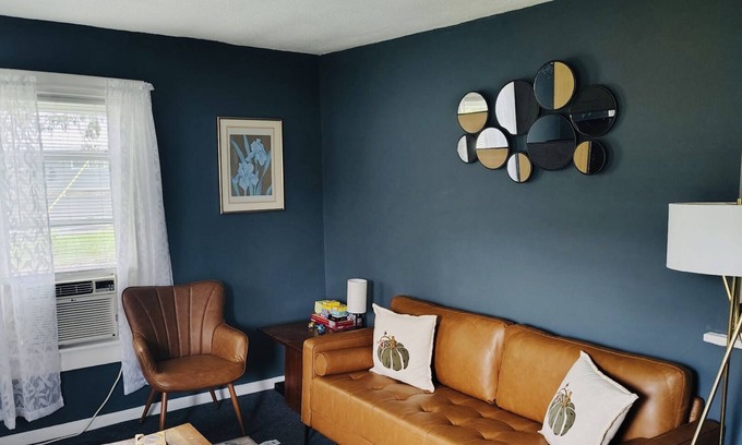 Corinth Cottage | Pet friendly Near Lake George and Saratoga
