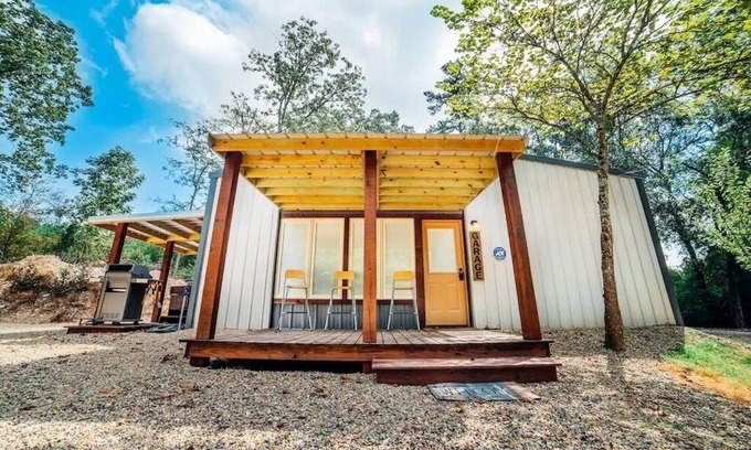 Broken Bow Cabin | ☀️Pet friendly! 🌲New Cabin, Hot Tub, 🔥Pit, Grill