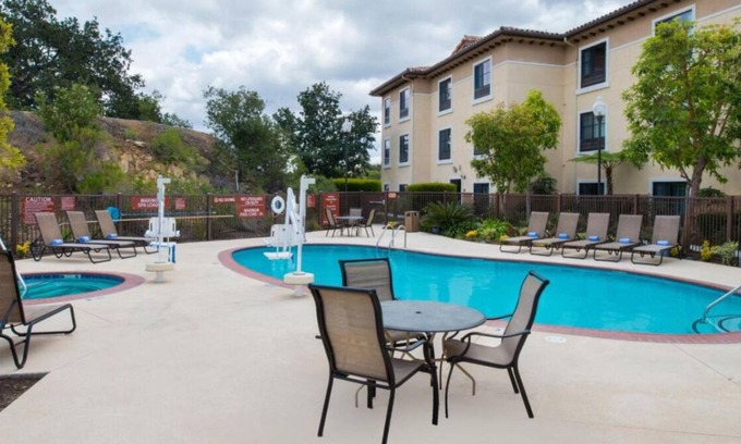 Thousand Oaks House | Pet-Friendly Rooms in Thousand Oaks! Five Units, Pool