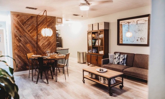 Navarre Beach House | Pet Friendly Soundside Eclectic Beach Cottage