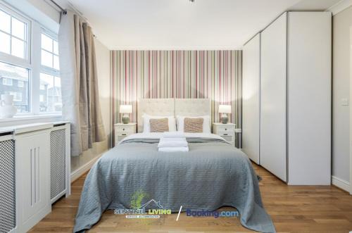 Winkfield House | Pet Friendly Spacious Townhouse By Sentinel Living Ltd With Free Parking