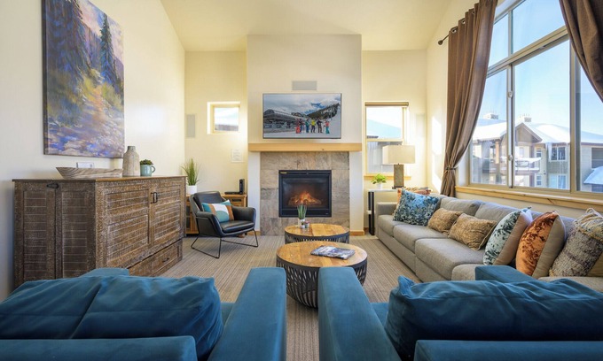 Winter Park Condo | ☞ PET-FRIENDLY | Trailhead Lodges 432 | Luxe Downtown Condo | Walk To Park, Skiing & More