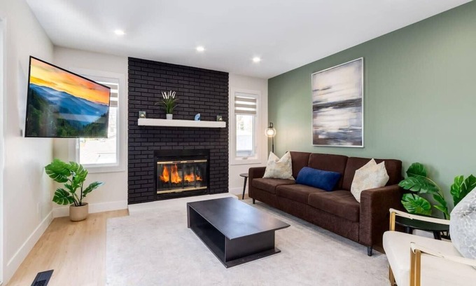 Richmond House | Pet Friendly Unit in SW Calgary