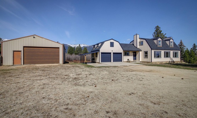 Victor House | Pet-Friendly Victor Home w/Fire Pit & Large Yard!