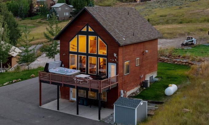 Harbor Village House | Pet Friendly Volleyball Arcades Hot Tub