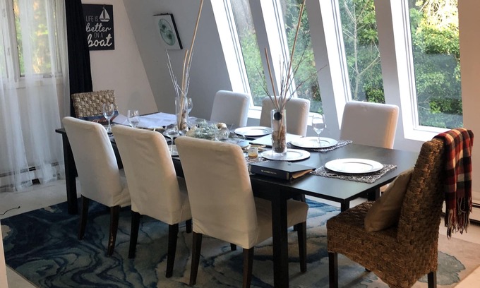 East Sandwich House | PET FRIENDLY. WALK TO SANDYNECK BEACH