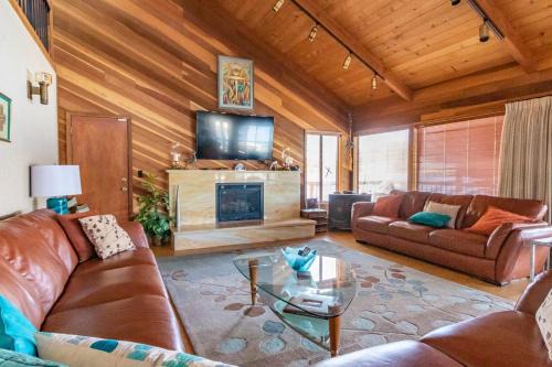 Bass Lake House | Peters Lakefront
