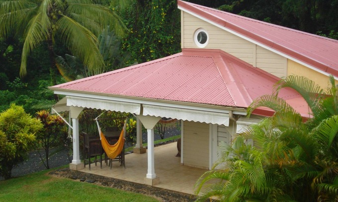 Circuit 1C1 Villa | Petit Bourg, the villa Le Salako awaits you in its green setting/2-6pers