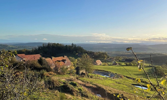 Chiddes House | Petit Gite with swimming pool and stunning views in the heart of the hills