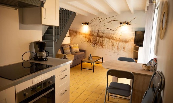 Saint-Meloir-des-Ondes House | Petite Maison située entre Saint-Malo et Cancale